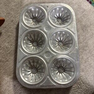 Vintage Chicago Metallic 6 Cup Muffin Pan Swirl Design Aluminum Baking